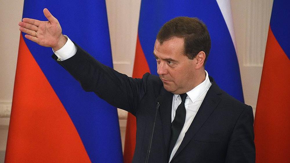 Медведев призвал прекратить «штамповать невостребованных ...
